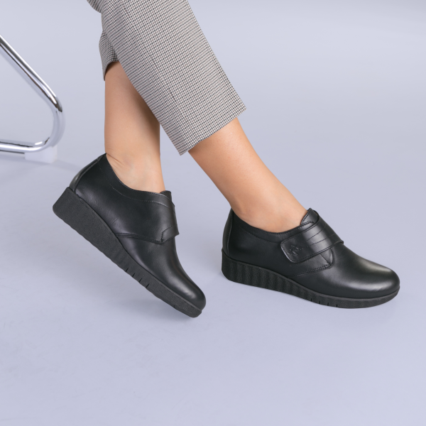 Δερμάτινα παπούτσια  Latina μαύρα - Kalapod.gr